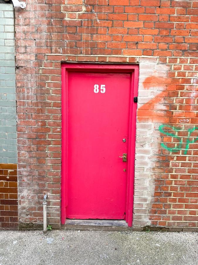 Pensiune Pink Door *